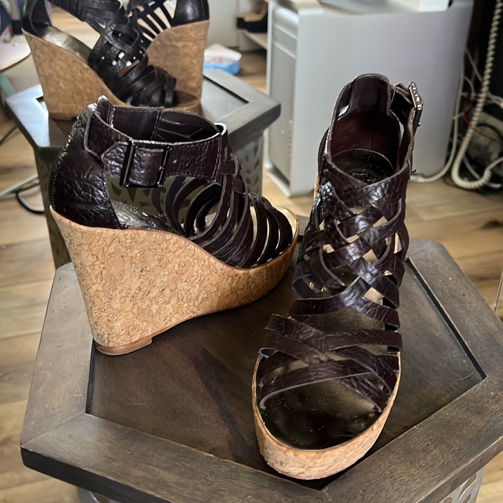 🔥Tory Burch, black leather wedge heels (gladiator criss cross)